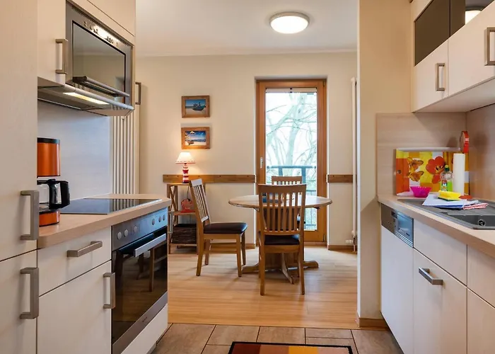 Apartment Kaiservillen - Mit 2 Schlafzimmern Und Balkon D212